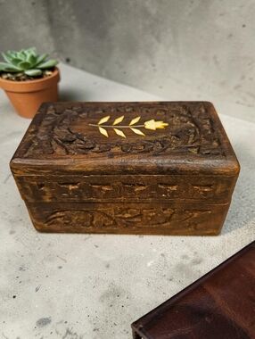 Vintage Wooden Carved Jewelry Box with Yellow Inlay 4.75" x 2.5" x 2.75"